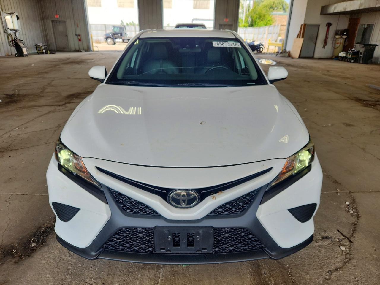 2020 Toyota Camry Se - Image 5