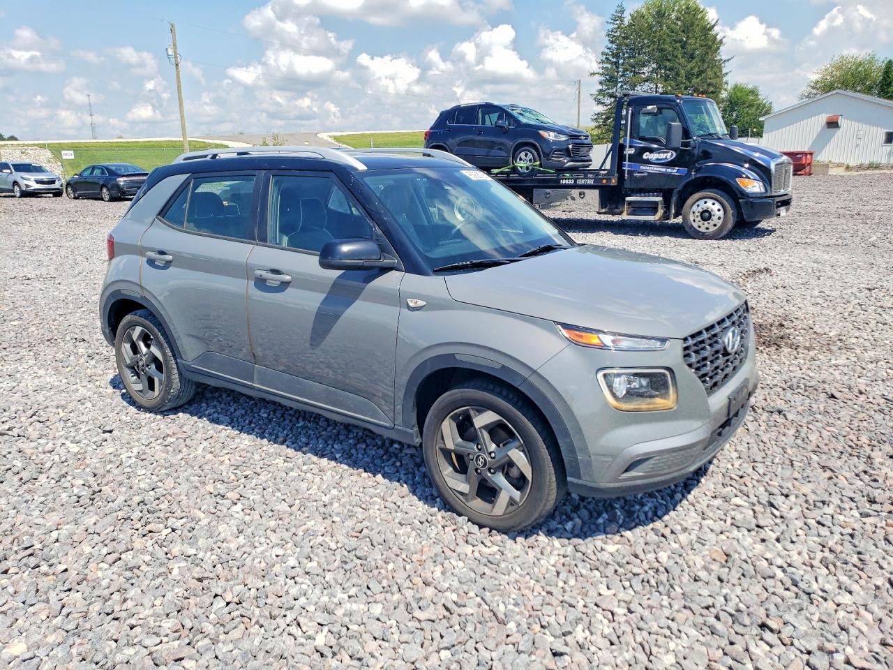 2022 Hyundai Venue Limited - Image 4