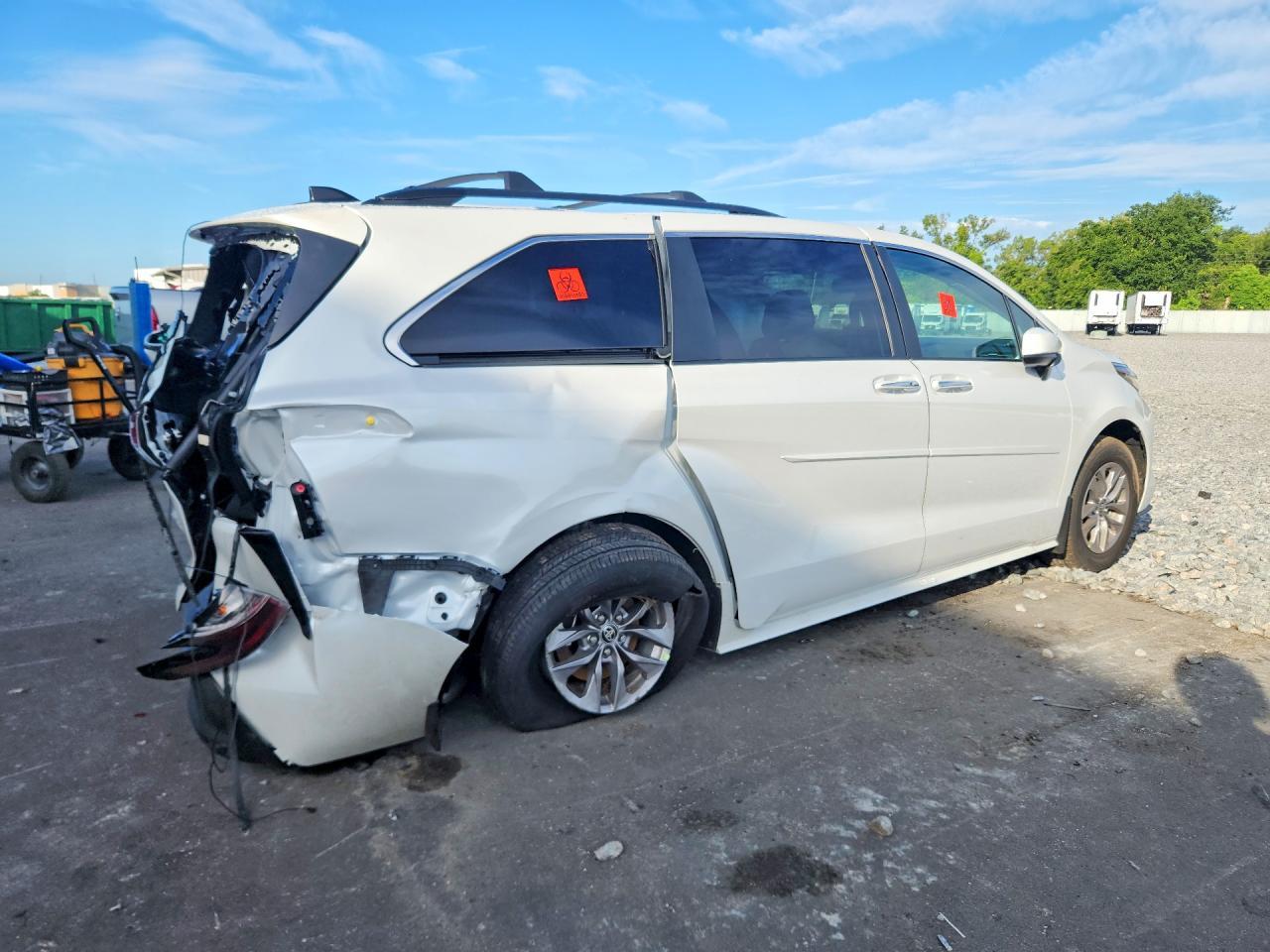 2026 Toyota Sienna Xle 8-Passenger - Image 3