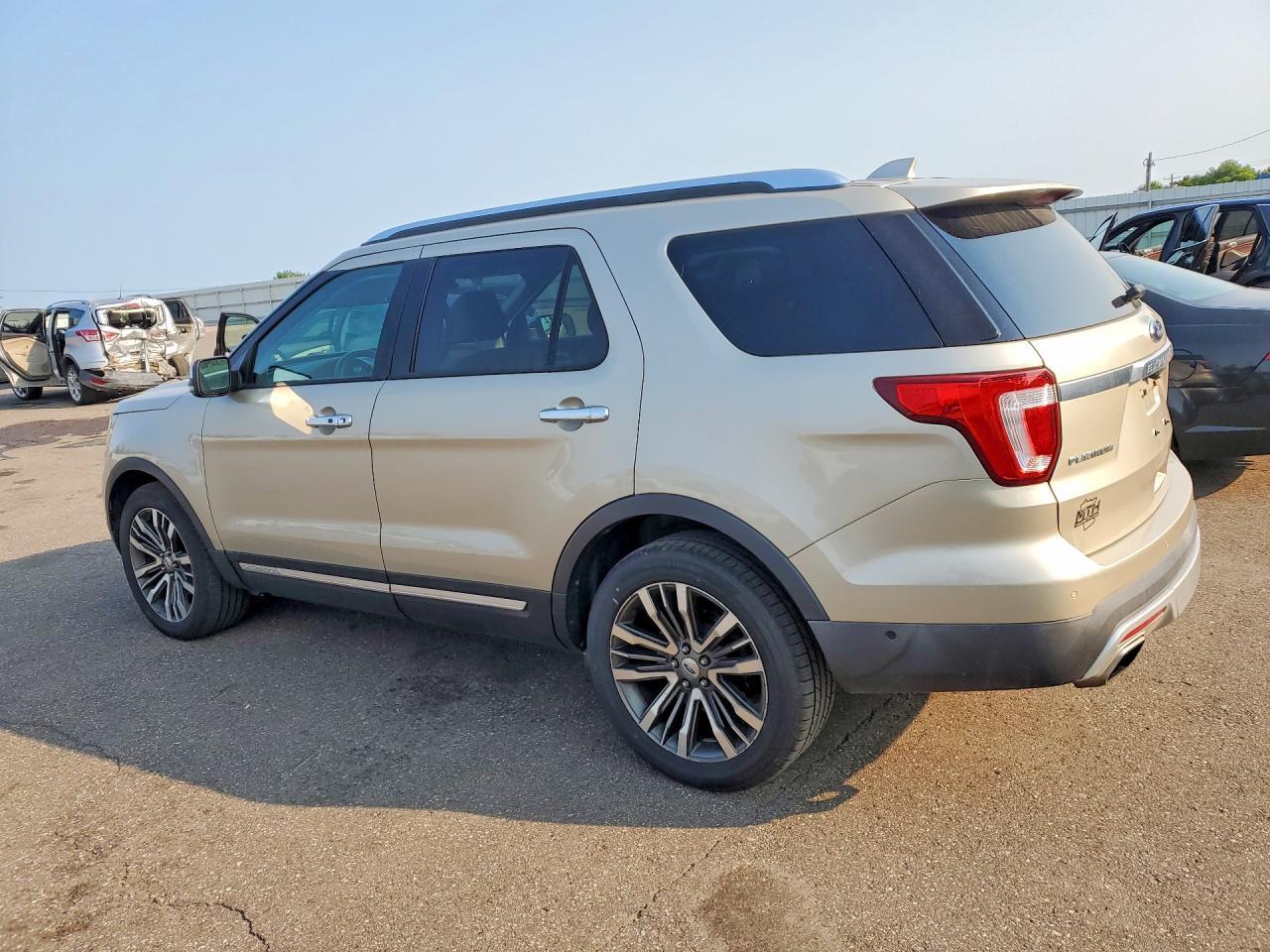 2017 Ford Explorer Platinum - Фото 2
