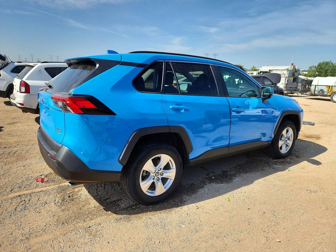 2021 Toyota Rav4 Xle - Image 3