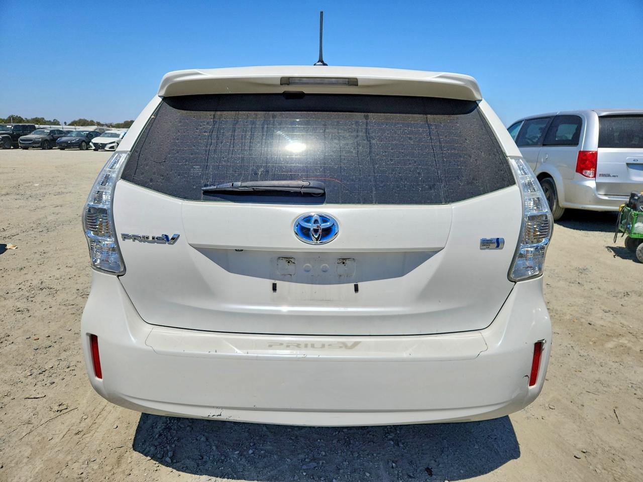 2014 Toyota Prius V Three - Image 6