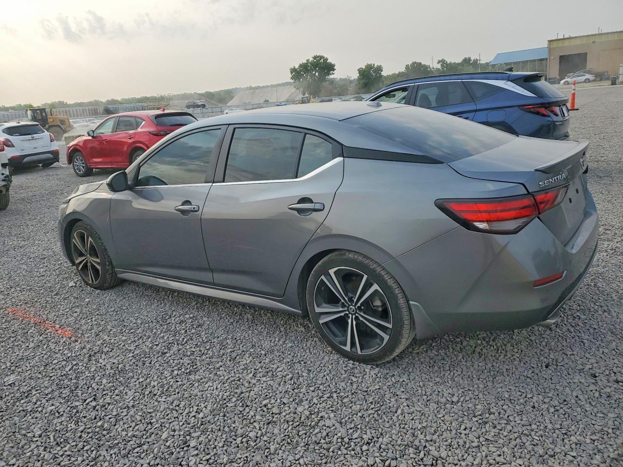 2020 Nissan Sentra Sr - Image 2
