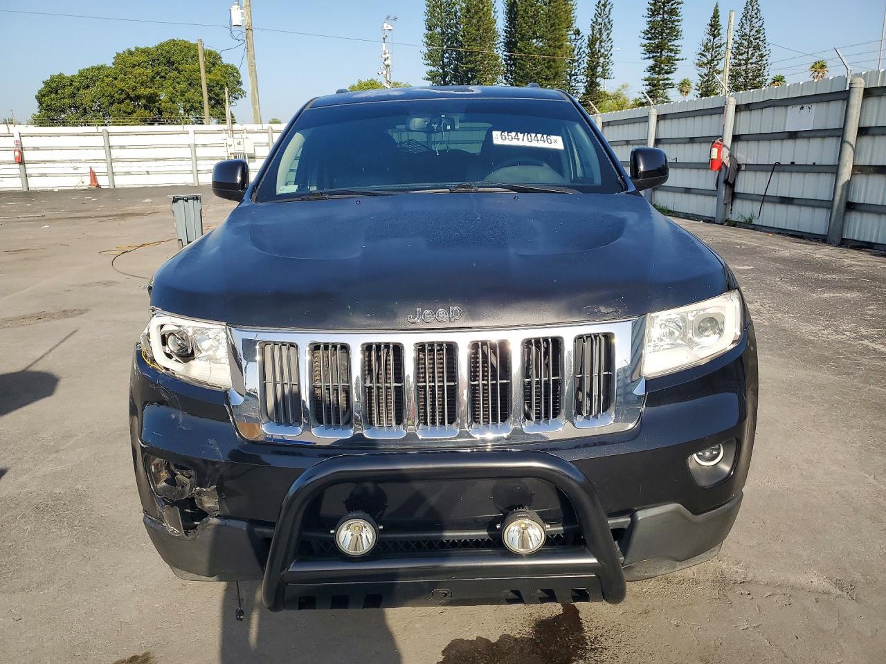 2012 Jeep Grand Cherokee Laredo - Image 5