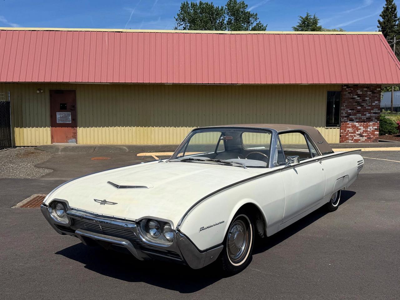1961 Ford T Bird - Image 2