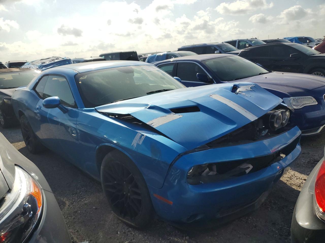 2015 Dodge Challenger Sxt Plus - Image 4