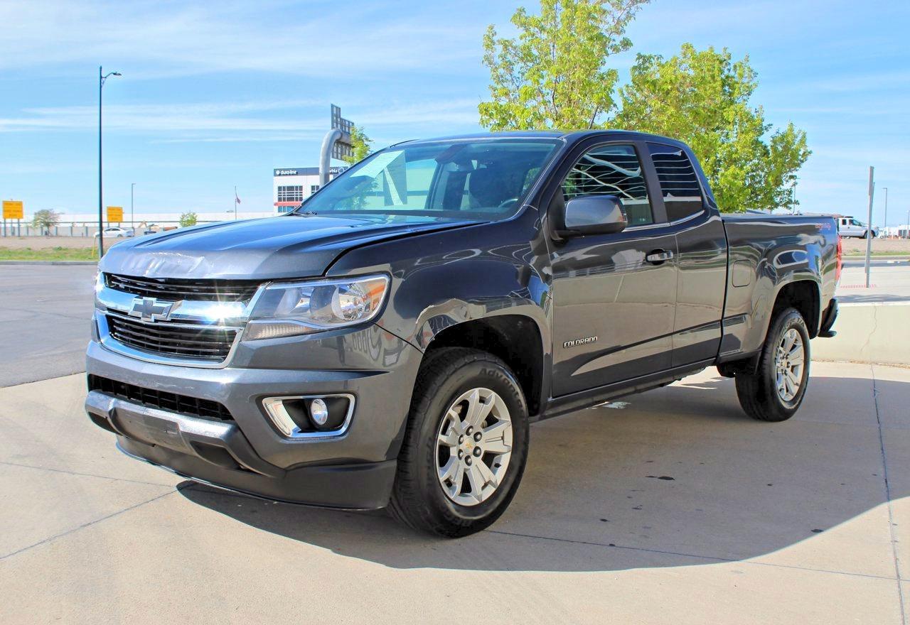 2017 Chevrolet Colorado Lt - Image 2