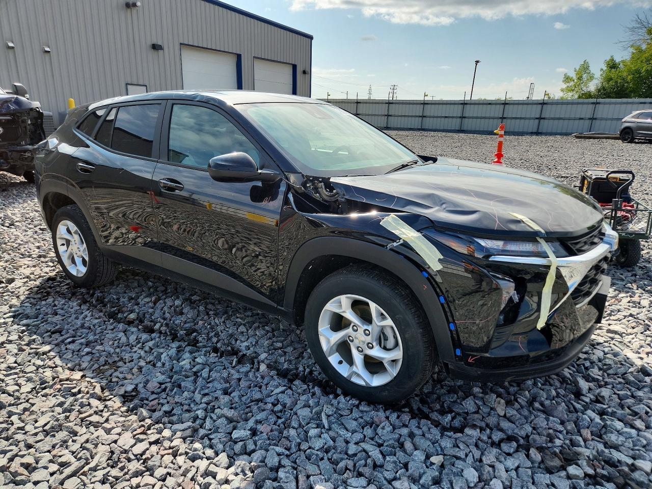 2025 Chevrolet Trax Ls - Фото 4