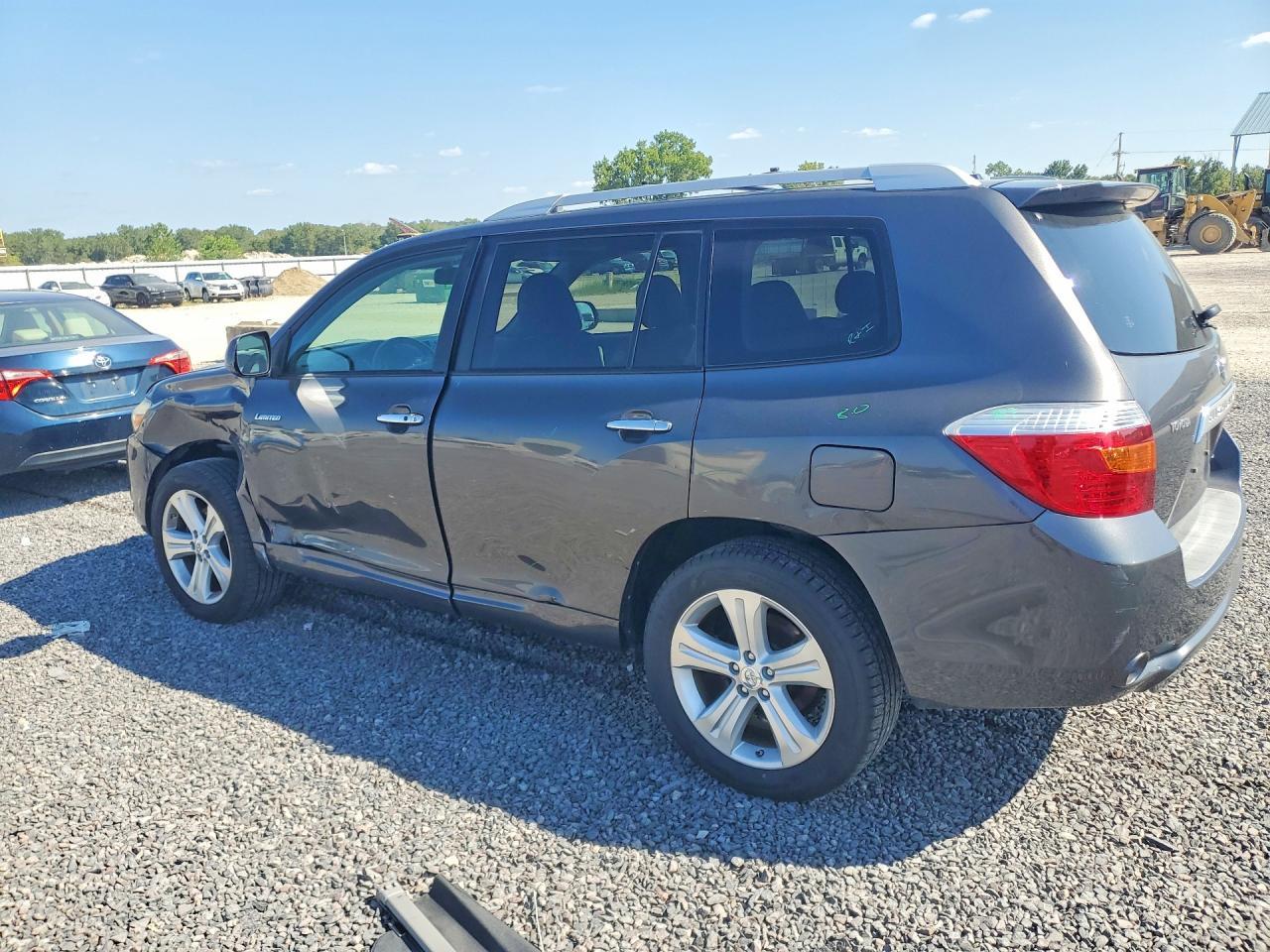 2009 Toyota Highlander Limited - Image 2