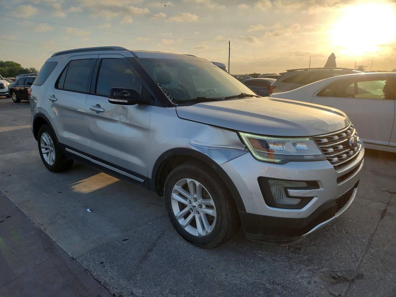 2017 Ford Explorer Xlt - Фото 4