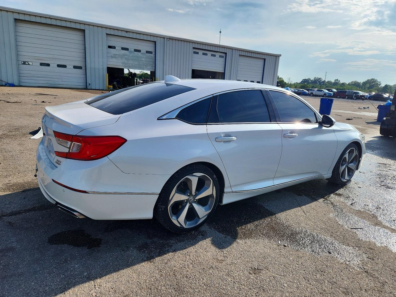 2020 Honda Accord Touring - Фото 3