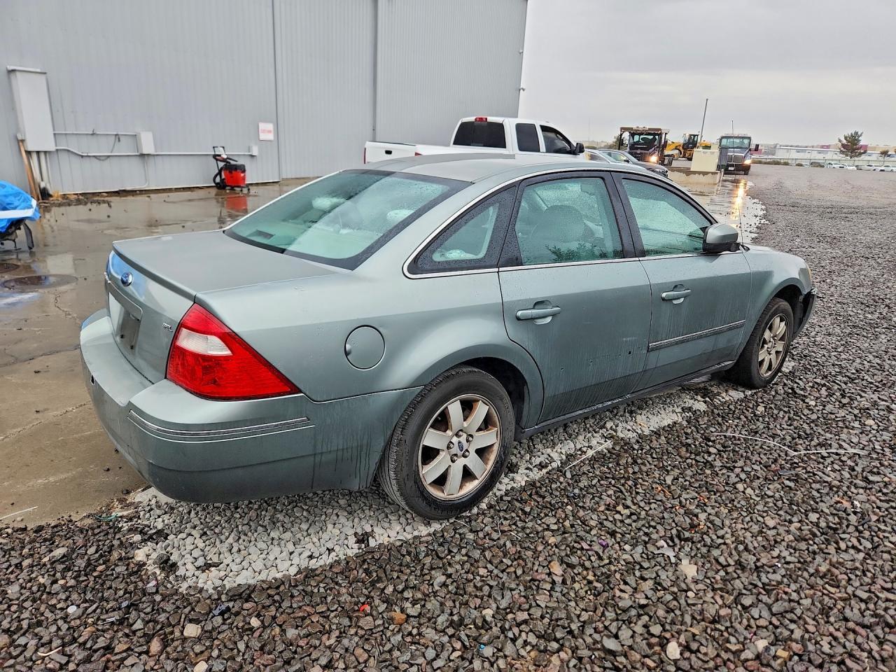 2005 Ford Five Hundred Sel - Image 3