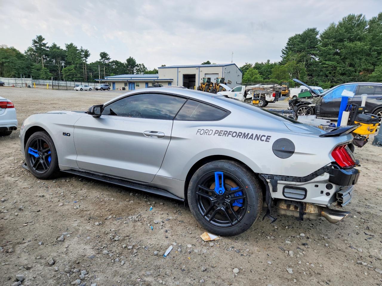 2019 Ford Mustang Gt - Фото 2
