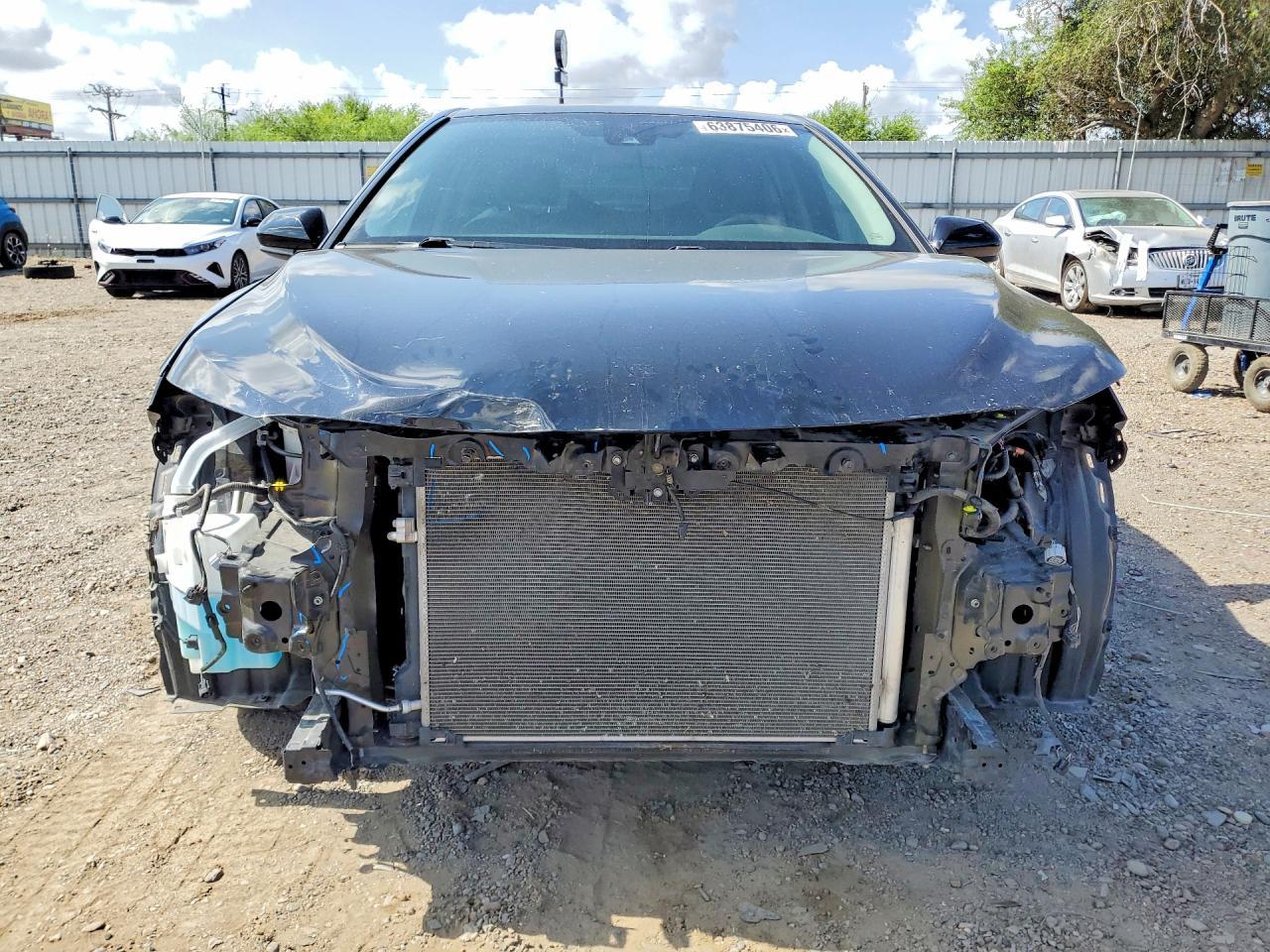2020 Toyota Camry Se - Фото 5