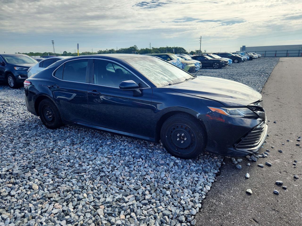 2019 Toyota Camry Le - Фото 4