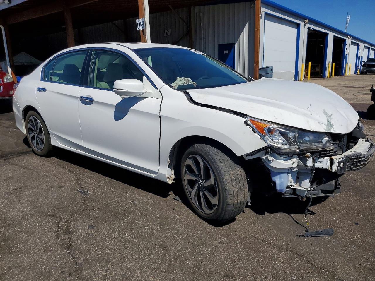 2017 Honda Accord Ex - Image 4