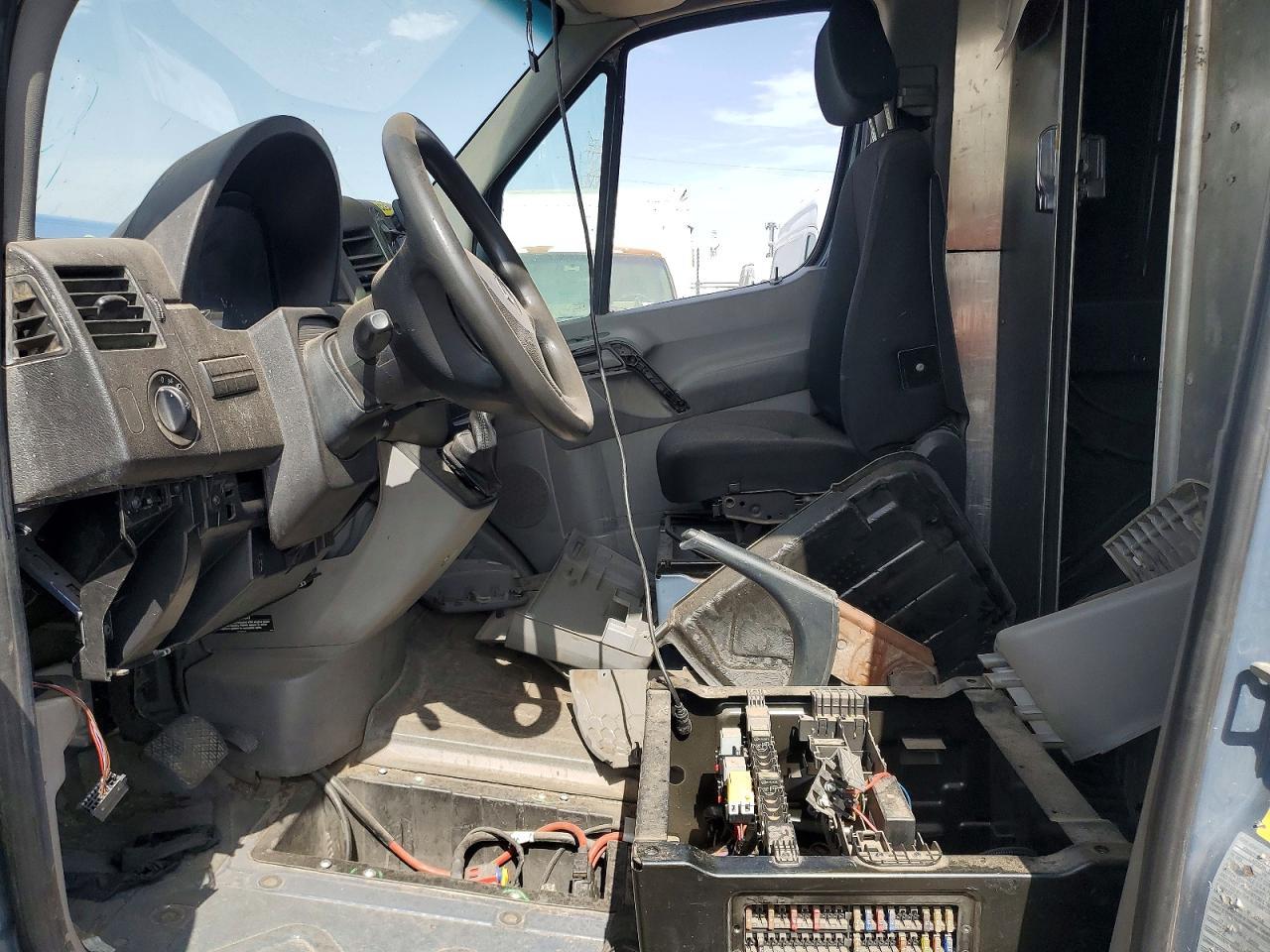 2018 Mercedes-Benz Sprinter 2500 Delivery Van - Фото 7