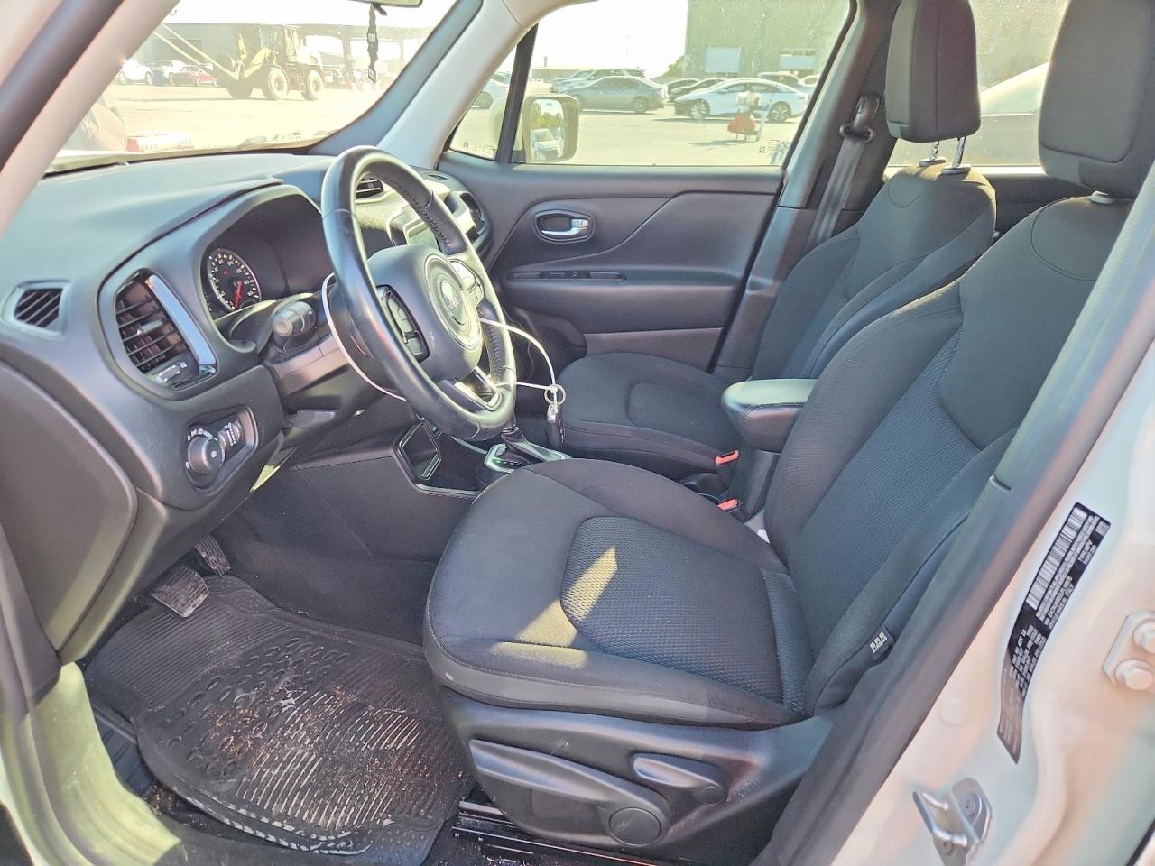 2020 Jeep Renegade Latitude - Image 7