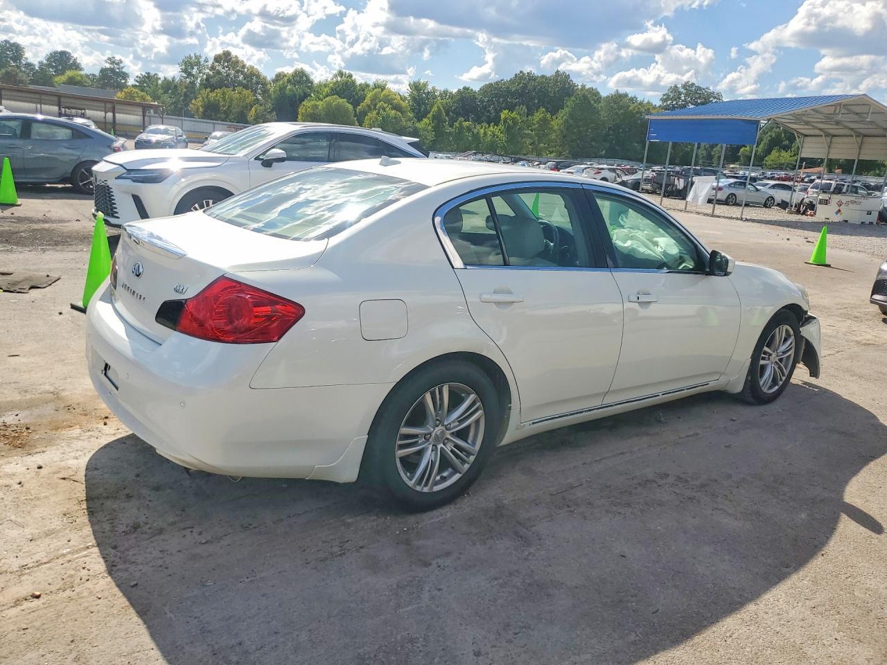 2010 Infiniti G37 Sedan Base - Image 3