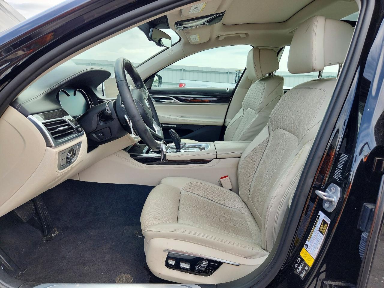 2016 BMW 750 Xi - Фото 7