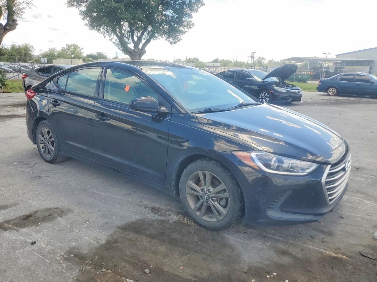 2017 Hyundai Elantra Se - Фото 4