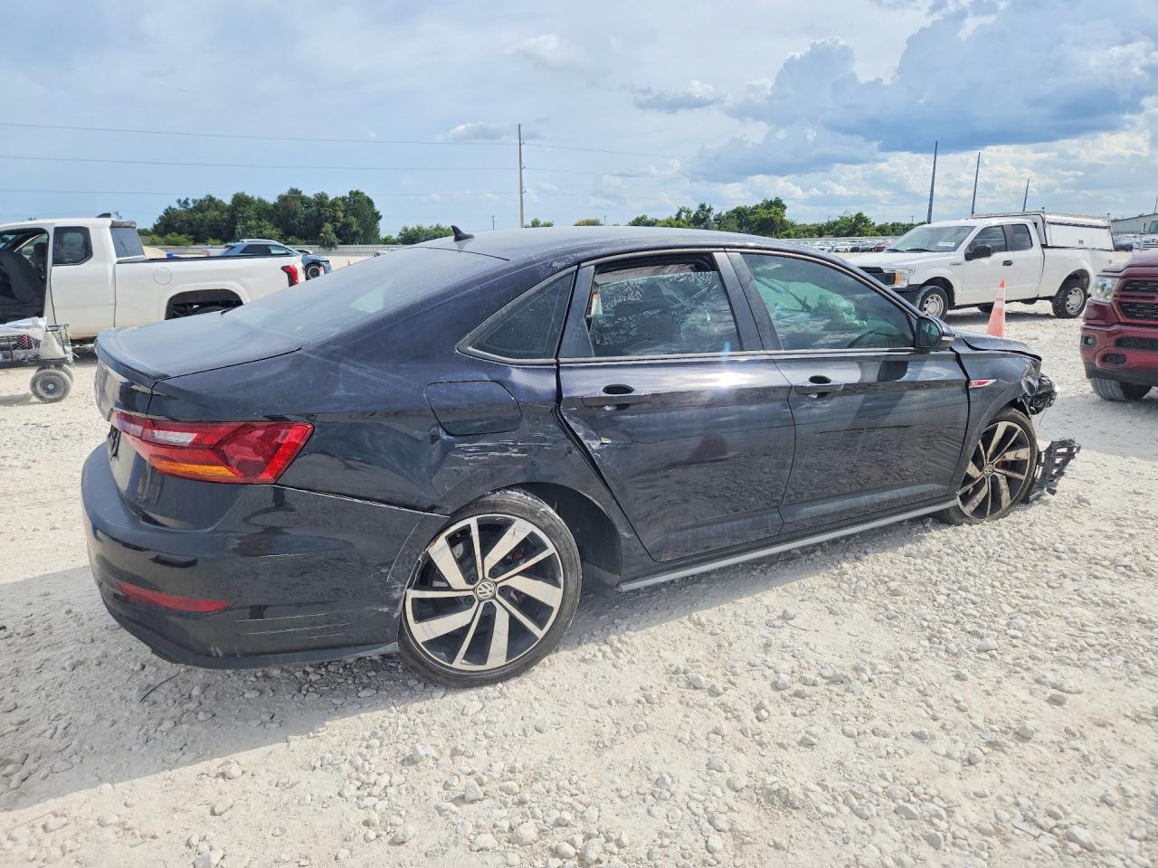 2019 Volkswagen Jetta Gli - Image 3