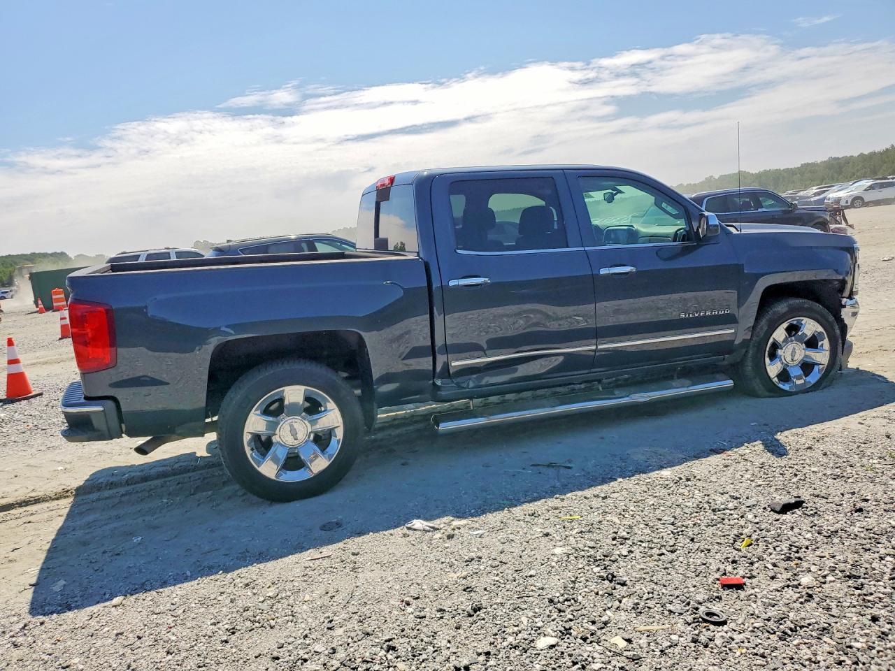 2017 Chevrolet Silverado C1500 Ltz - Image 3