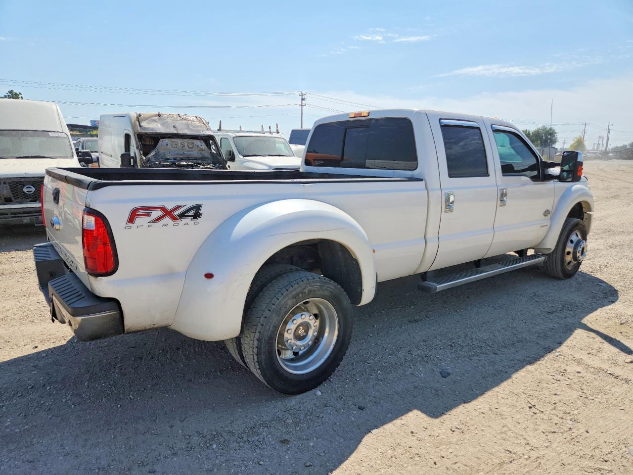 2016 Ford F-450 - Image 3