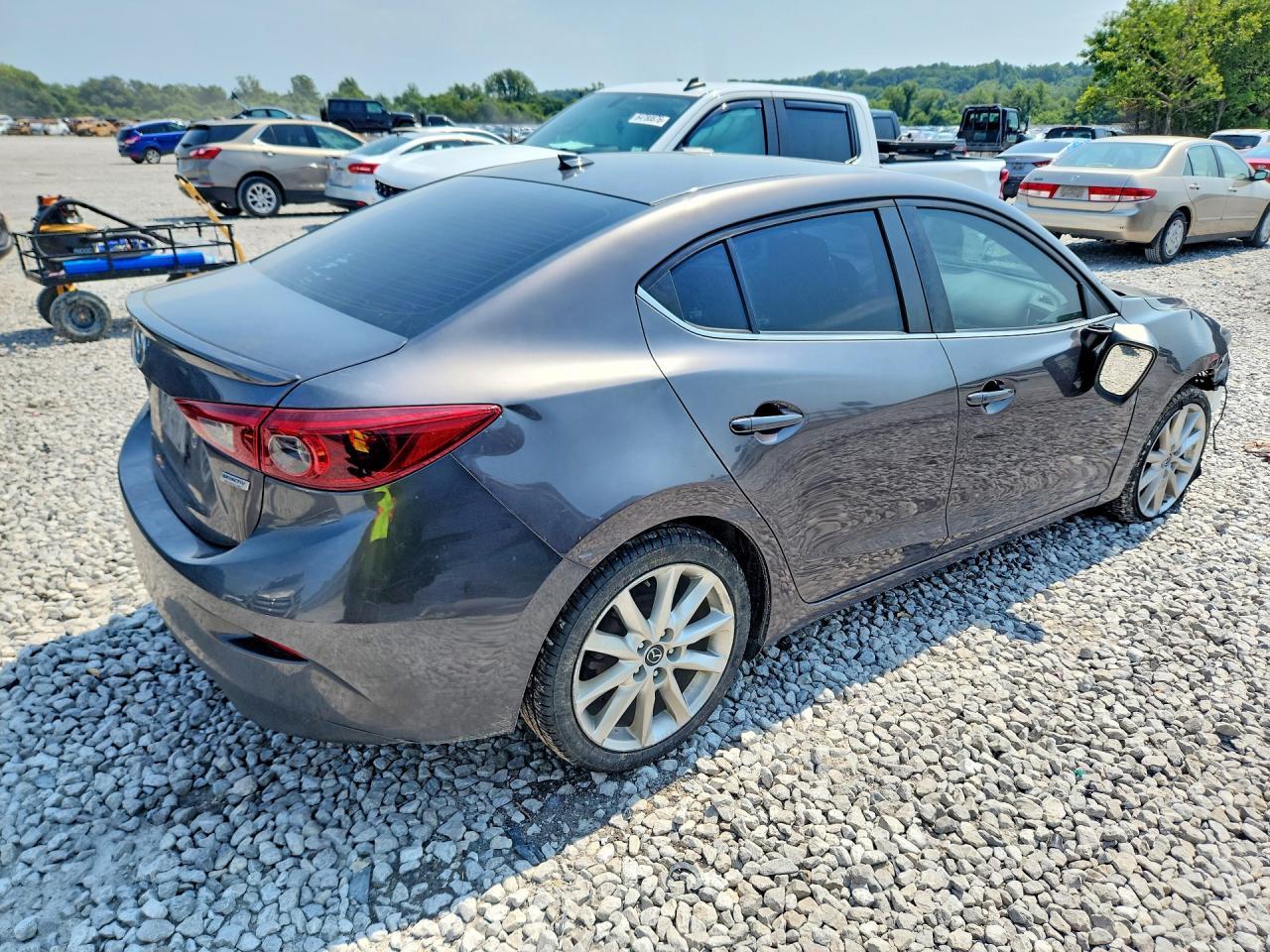 2017 Mazda 3 Grand Touring - Image 3