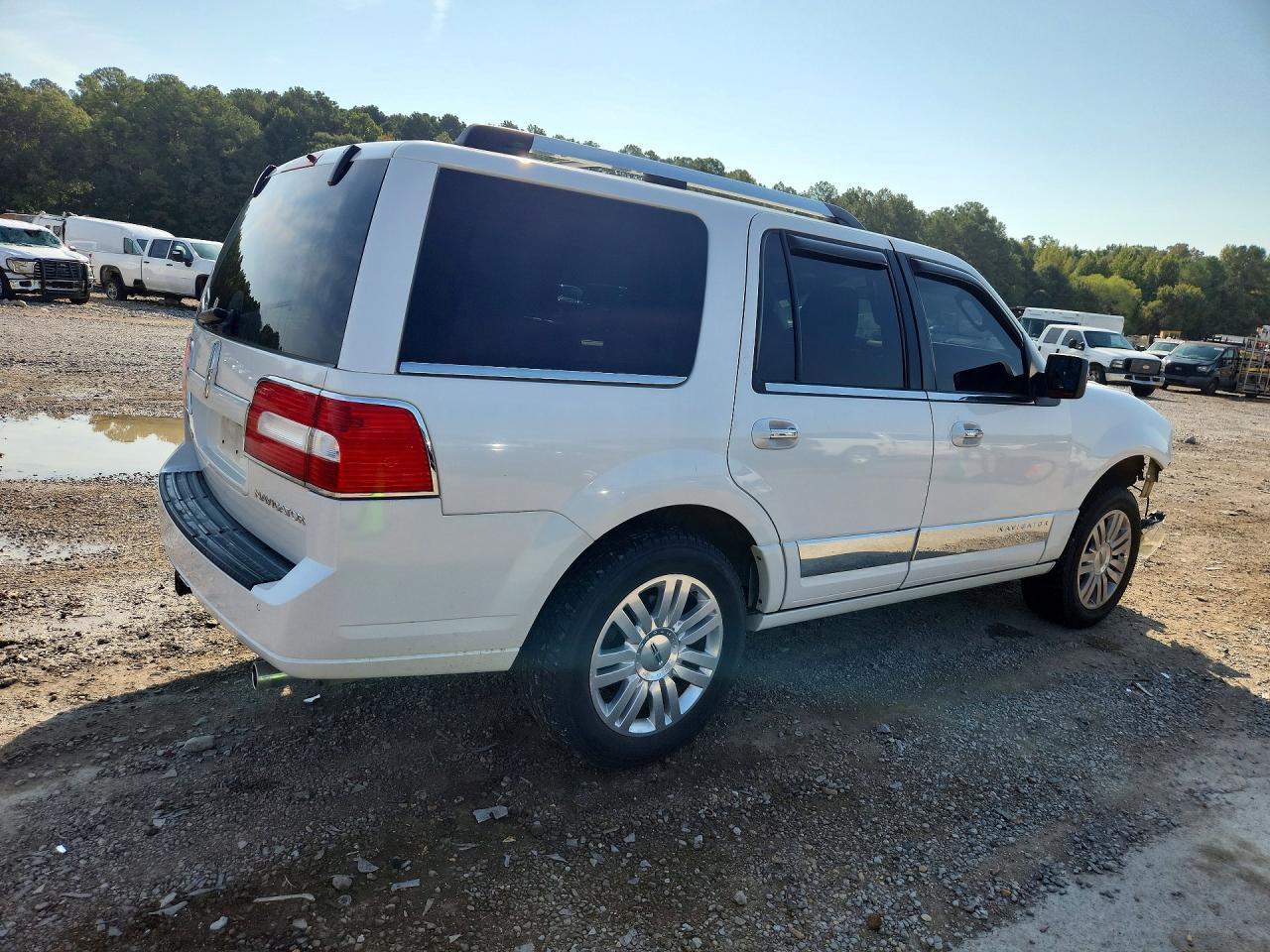 2013 Lincoln Navigator - Image 3