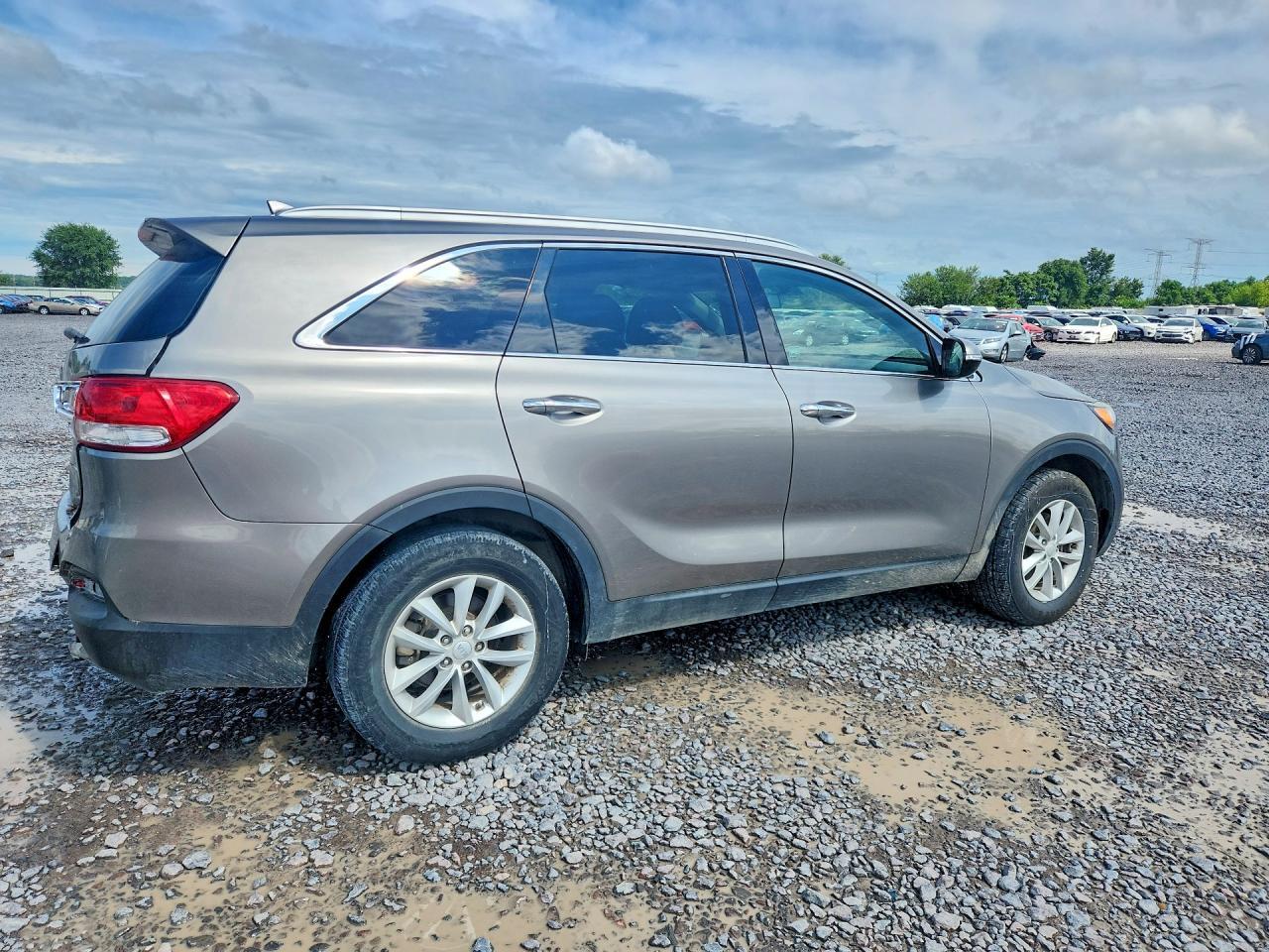 2018 Kia Sorento Lx - Image 3
