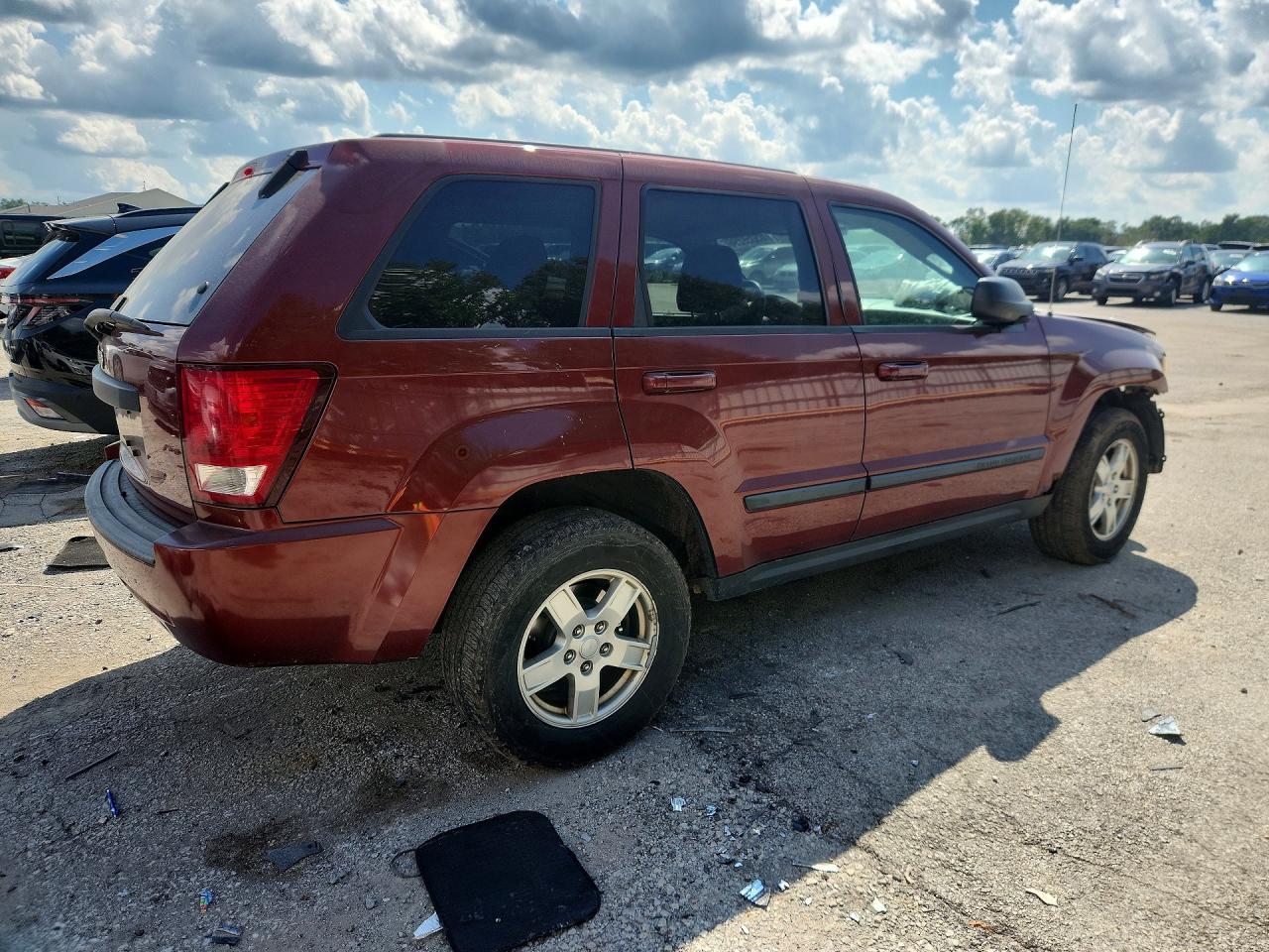 2007 Jeep Grand Cherokee Laredo - Image 3