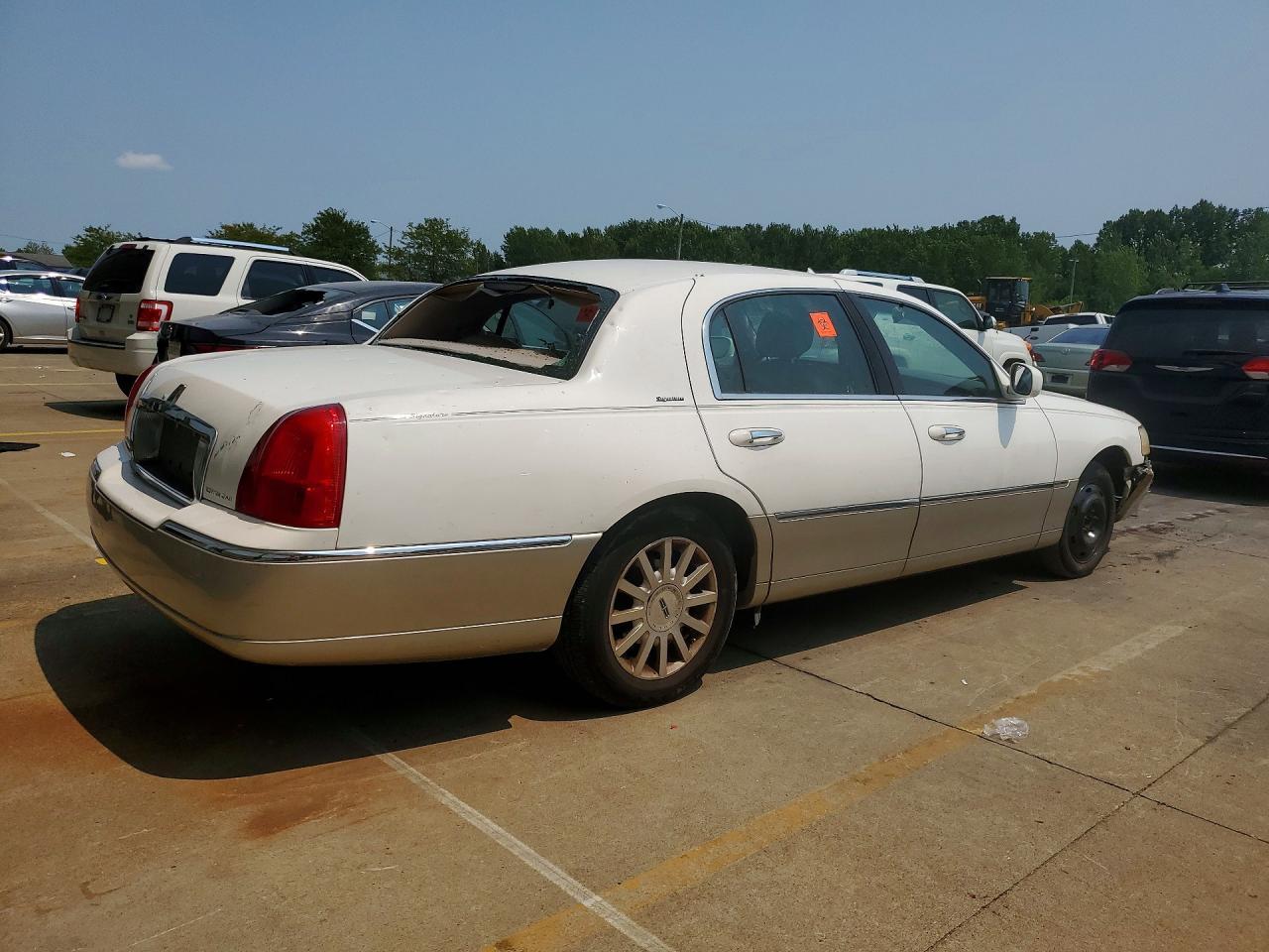 2007 Lincoln 4Dsd - Image 3