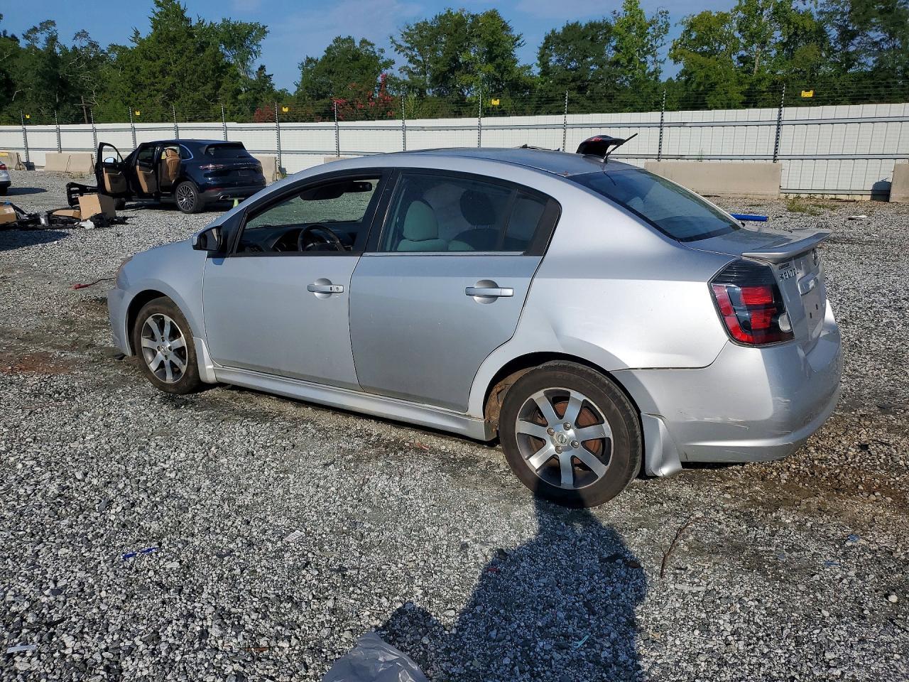 2012 Nissan Sentra 2.0 - Image 2