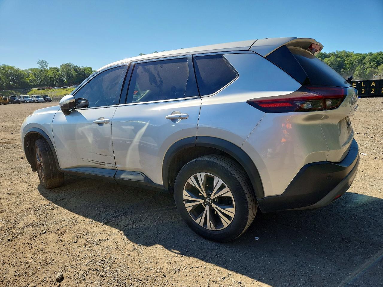2021 Nissan Rogue Sv - Фото 2