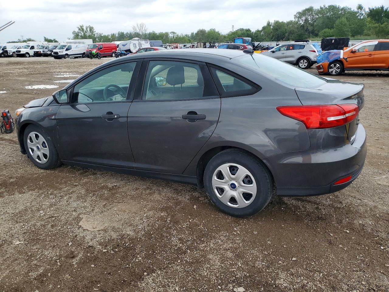 2016 Ford Focus S - Фото 2