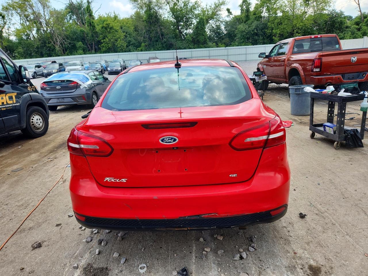 2016 Ford Focus Se - Фото 6