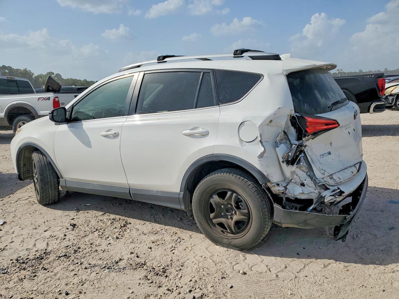 2016 Toyota Rav4 Le - Image 2
