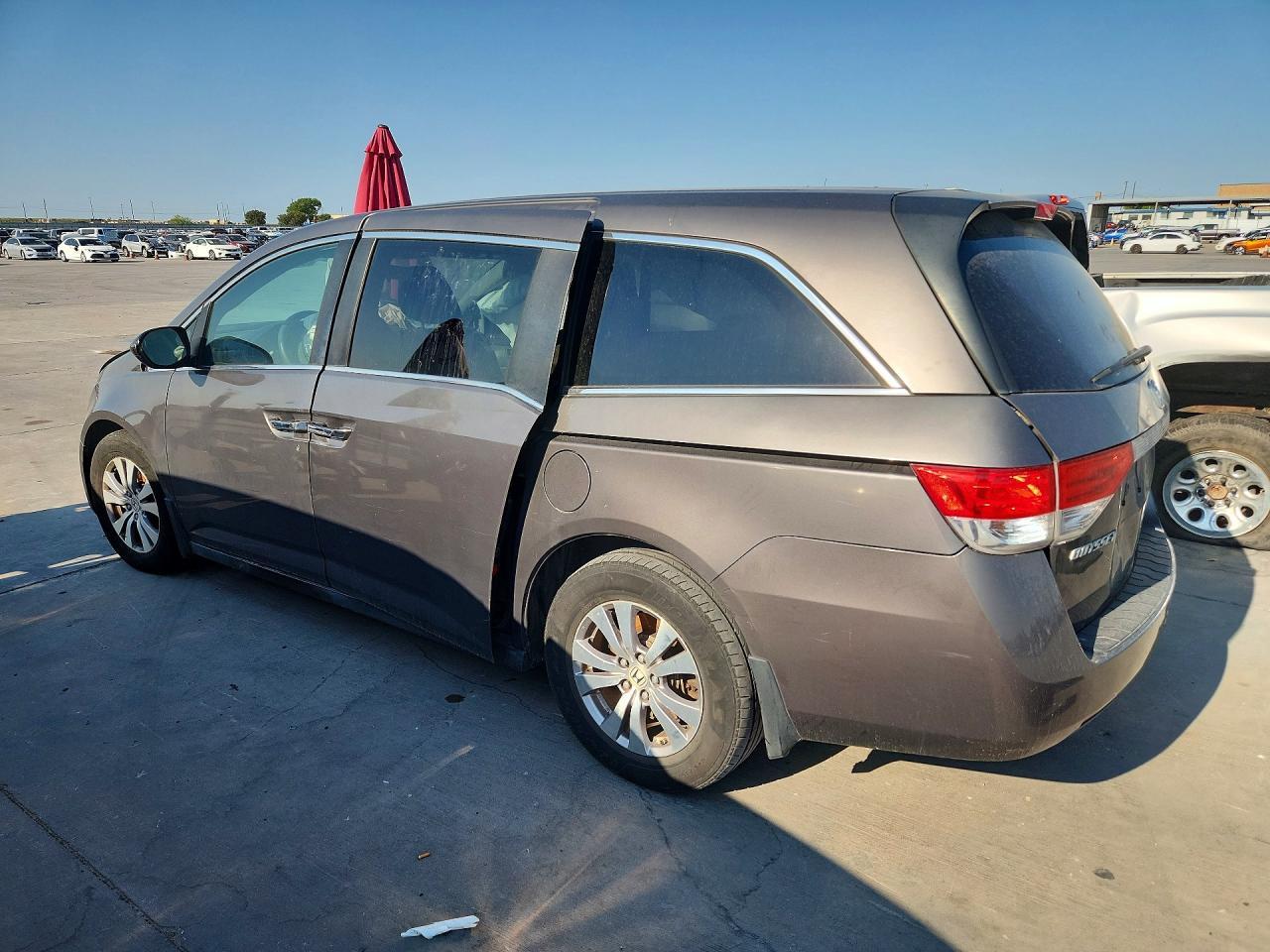 2014 Honda Odyssey Ex - Image 2