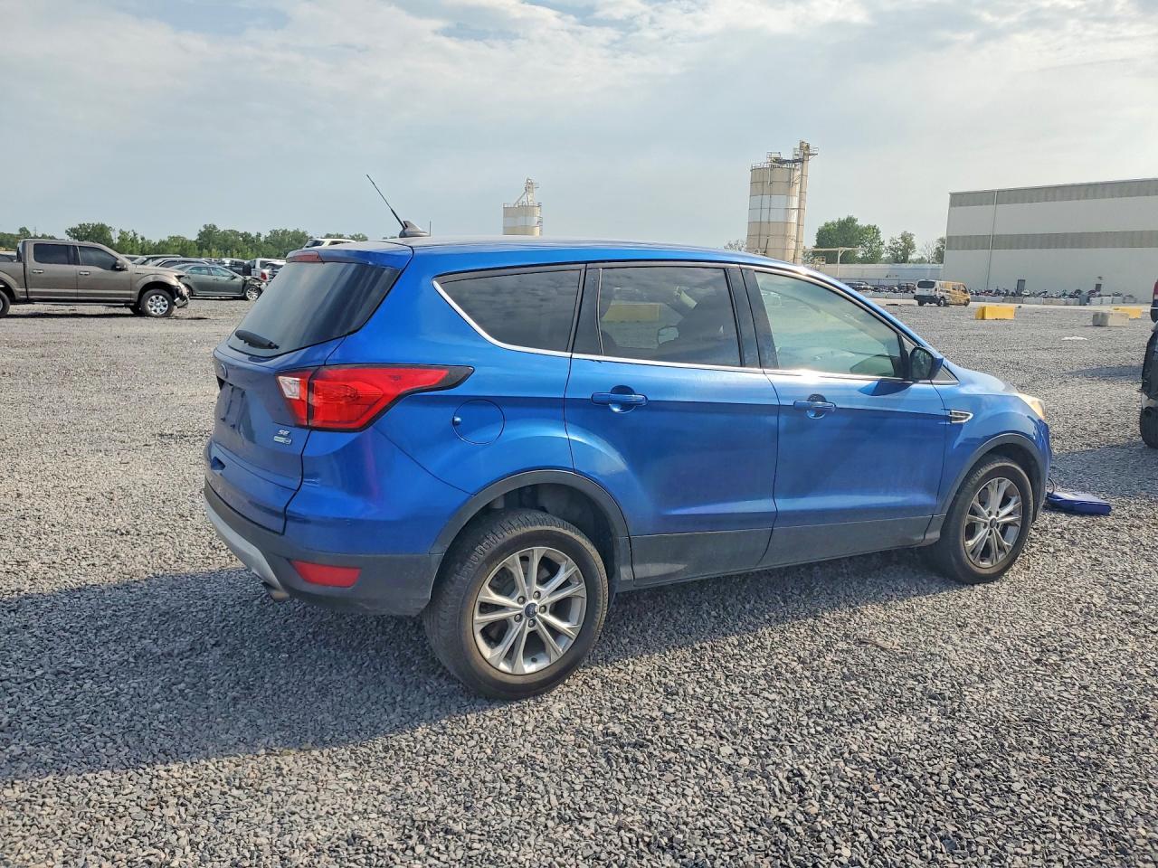 2019 Ford Escape Se - Фото 3