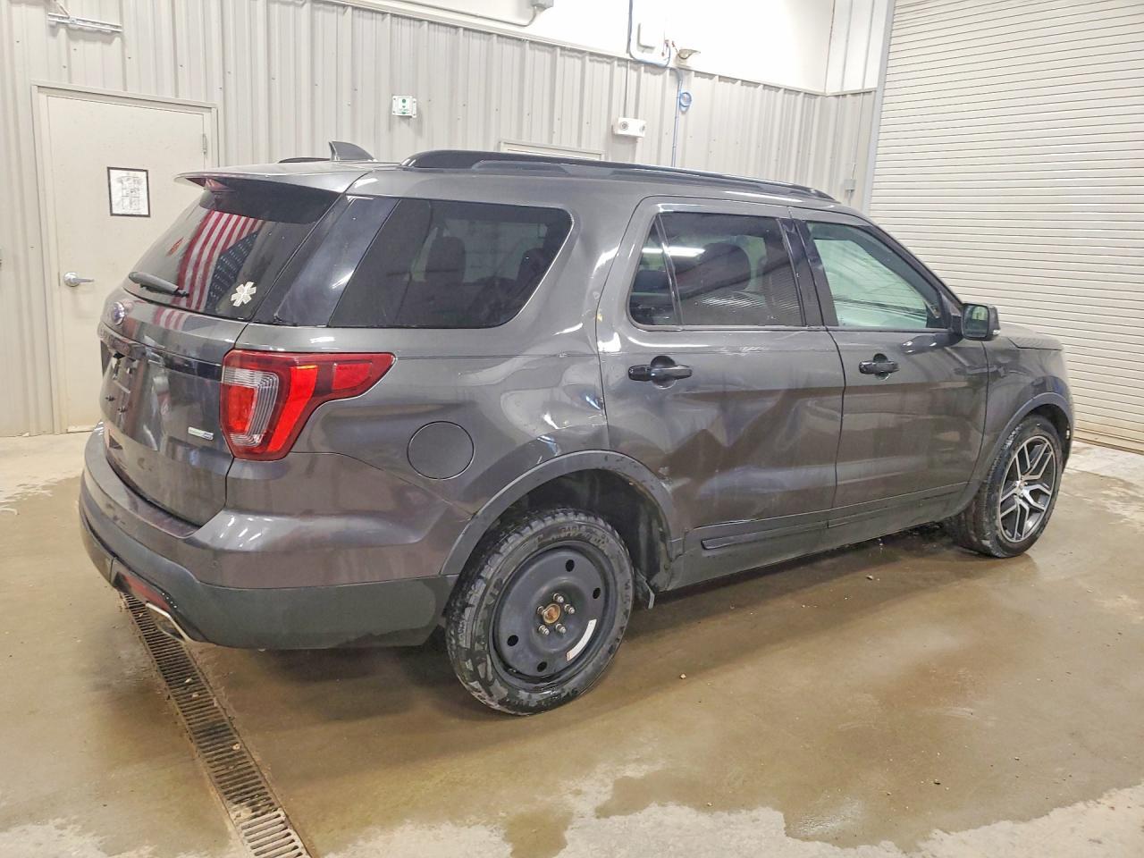 2016 Ford Explorer Sport - Image 3