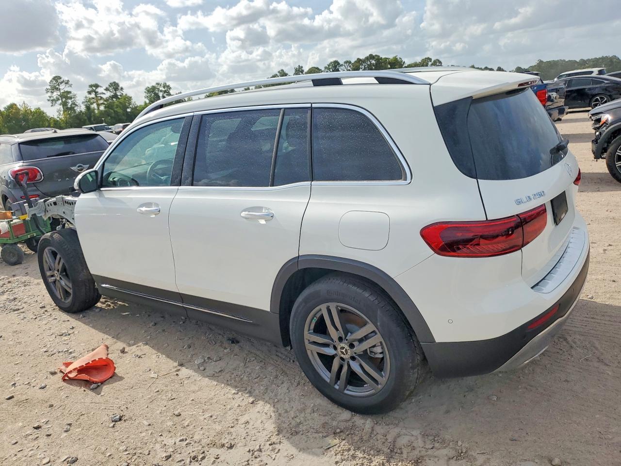 2025 Mercedes-Benz Glb 250 4Matic - Image 2