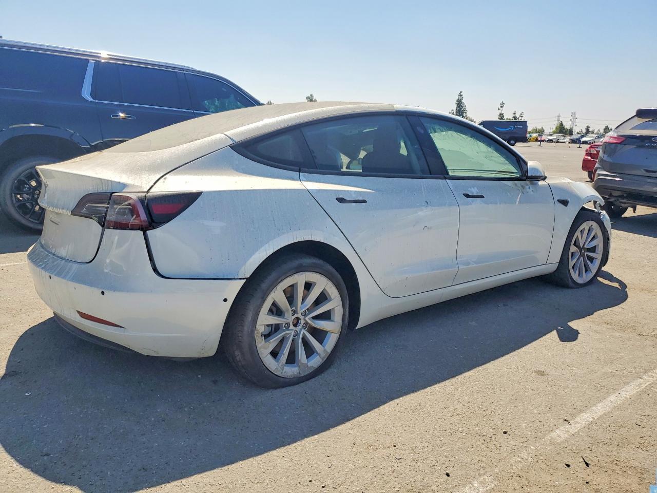 2022 Tesla Model 3 - Фото 3