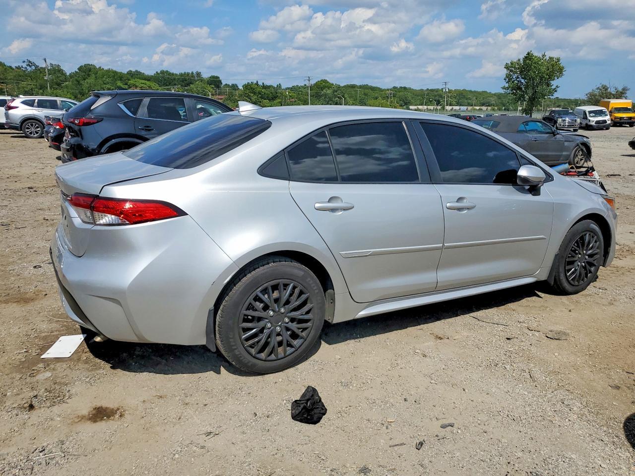 2020 Toyota Corolla Le - Фото 3