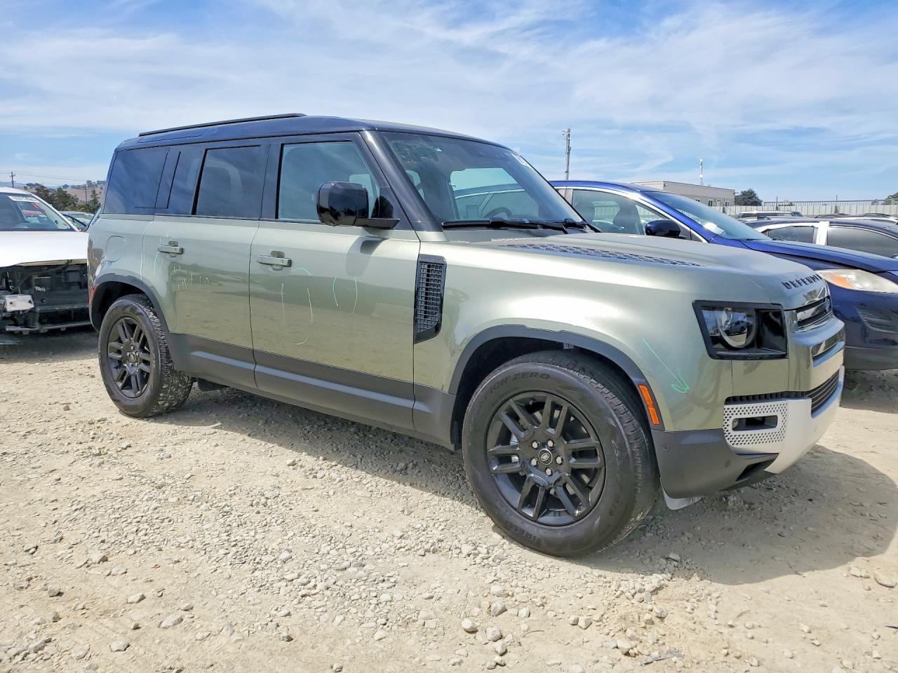 2025 Land Rover Defender 110 S - Image 4