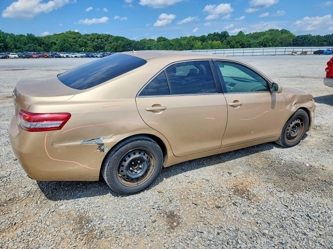 2010 Toyota Camry Le - Фото 3