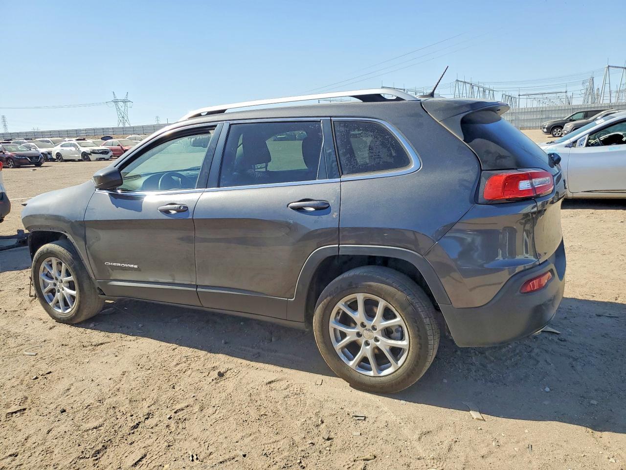 2015 Jeep Cherokee Latitude - Фото 2