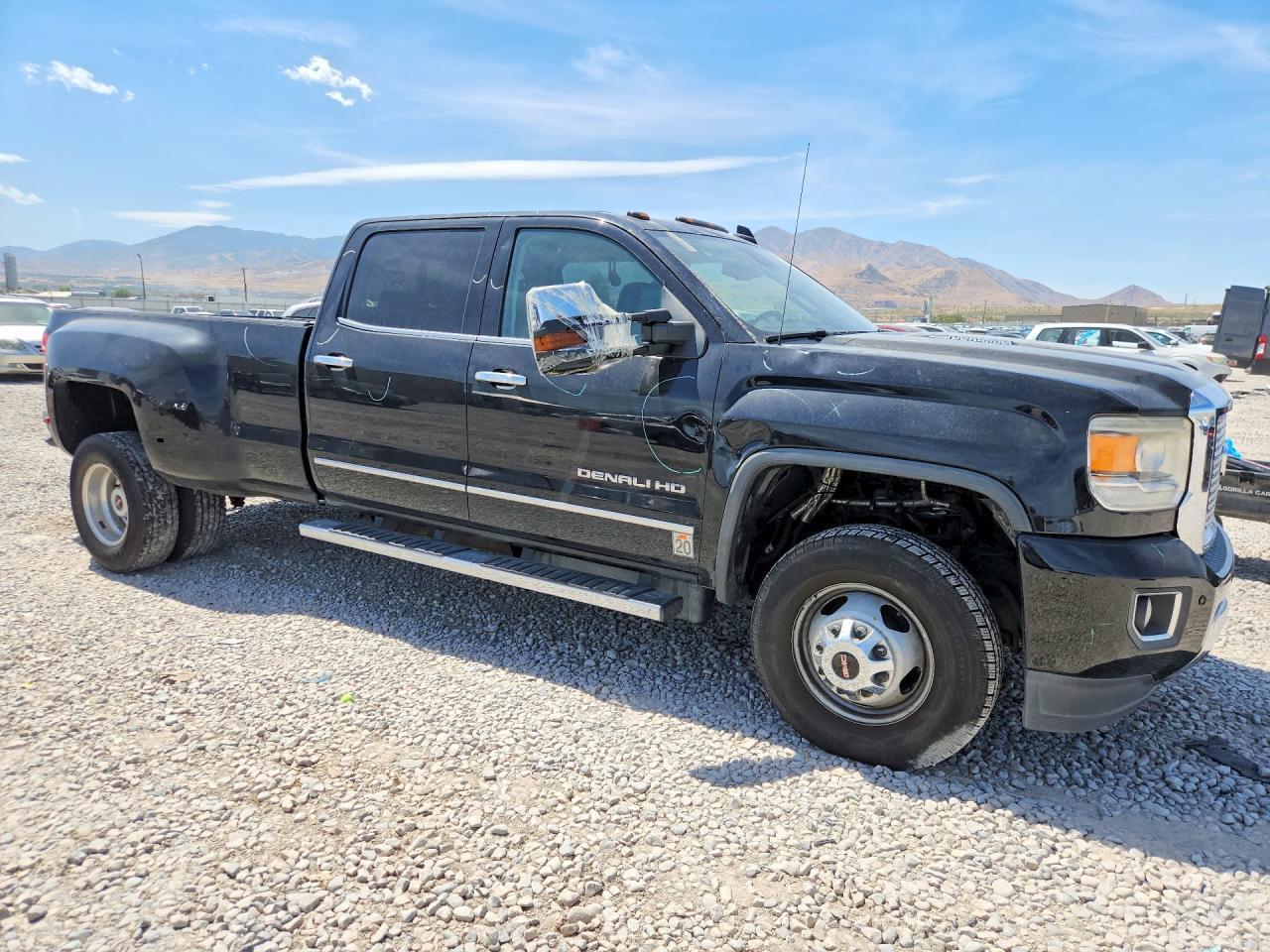 2015 GMC Sierra K3500 Denali - Image 4