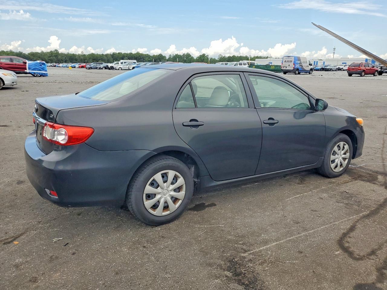 2011 Toyota Corolla Le - Фото 3