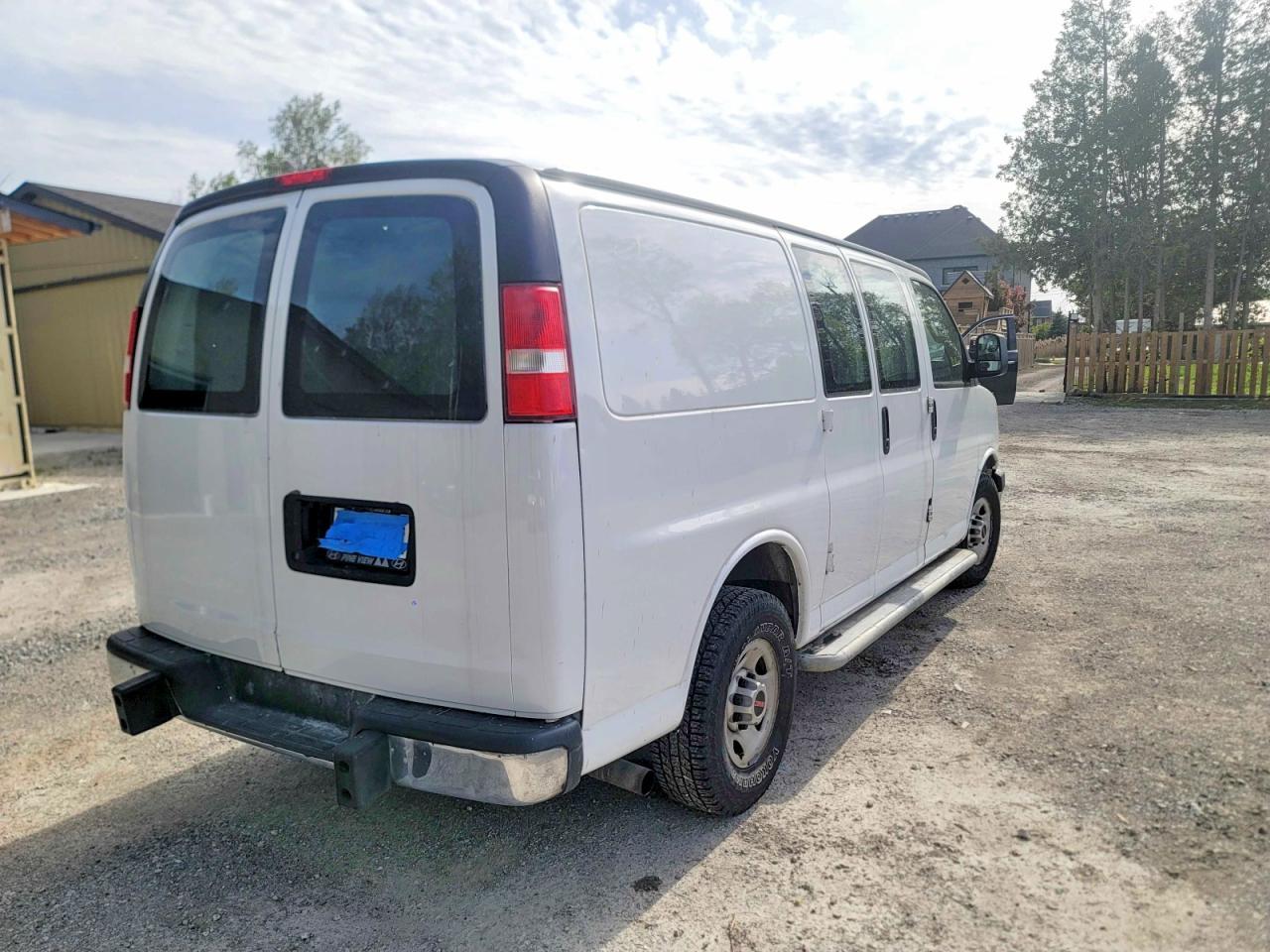 2017 GMC Savana G2500 - Фото 4
